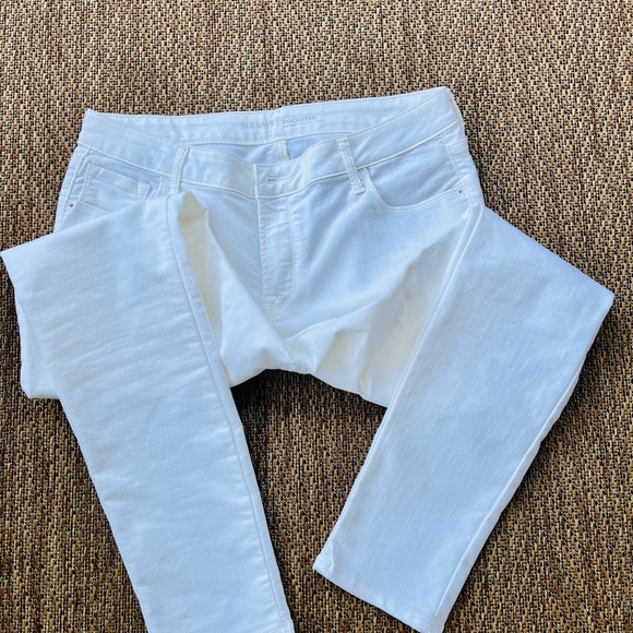 Woman’s Old Navy Rockstar jeans 14R - Picture 2 of 6